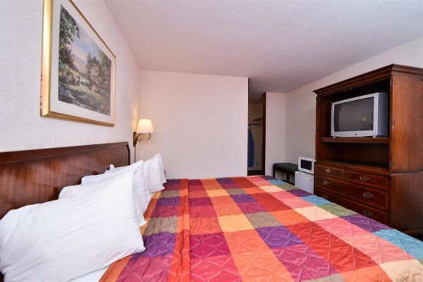 Americas Best Value Inn (Albert Lea)